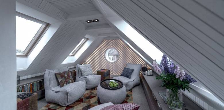 Salon aménagé dans les combles - Bouc-Bel-Air-13