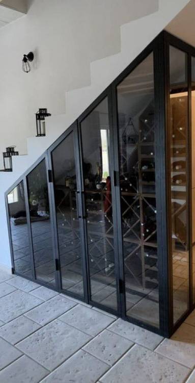 Modèle 1 cave à vin sous escalier