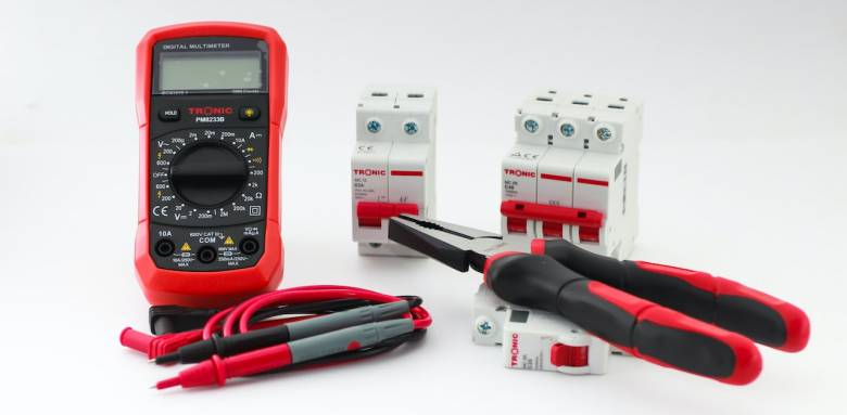 Vérifier son installation électrique, avec La Maison Des Travaux Vannes Auray Carnac