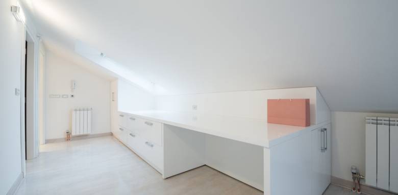Aménager un dressing sous pente : nos conseils