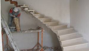 Construire un escalie suspendu