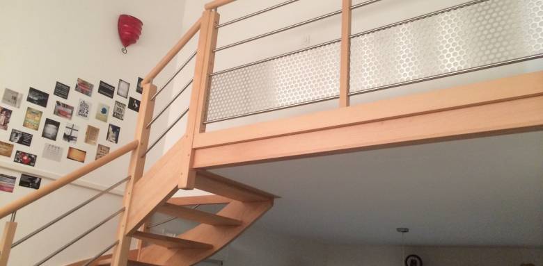 Escalier bois sur mesure pour montée en mezzanine