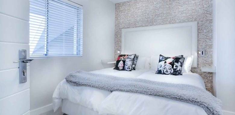 Agrandir visuellement une petite chambre