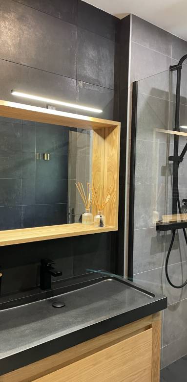 Gris anthracite et bois : un mix and match très tendance  ! 