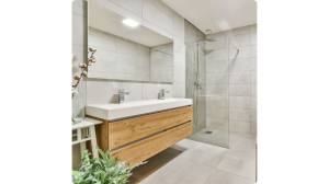 Rénovation complète d'une salle de bain dans une maison nouvellement acquise : enjeux, solutions et accompagnement - Saint-Jean-d'Elle 50810