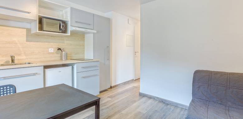 Petit appartement T2 rénové en vue de location à Tencin