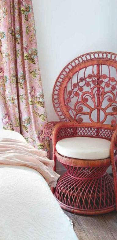 Fauteuil Emmanuelle repeint en rose