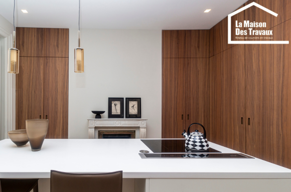 Cuisine en U design et épurée