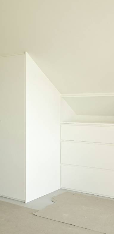 Dressing sous pente : optimiser chaque espace de votre intérieur
