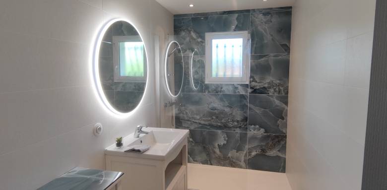 Rénovation d’une petite salle de bain à Voiron dans un appartement