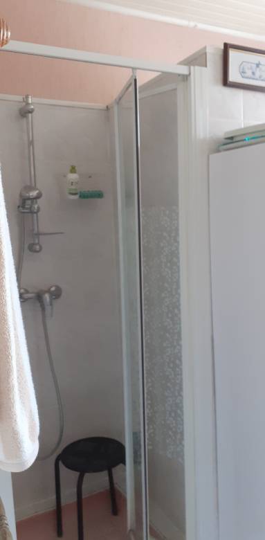 Mise en place siège et barres de maintien douche PMR - Cergy-Pontoise - 