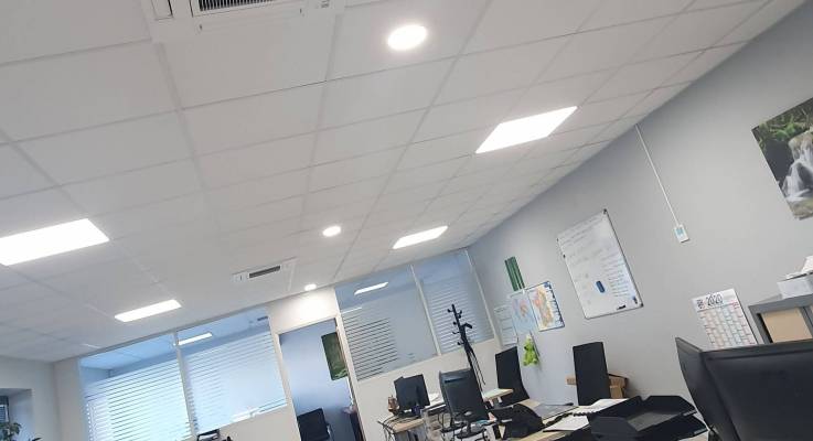 Installation d'un système de climatisation gainable dans des locaux professionnels - Brie-Comte-Robert 77170