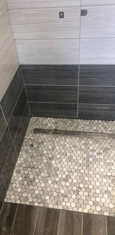 Préparation /réservation de l'espace pour la chape de vraie douche à l'italienne carrelée