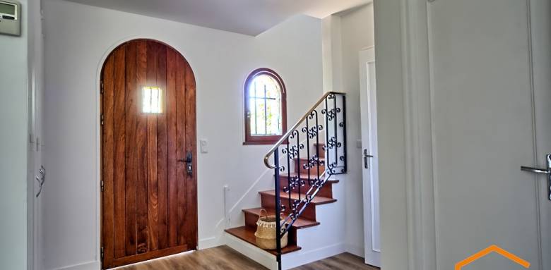 Porte d'entrée en bois arrondie - Cholet 49