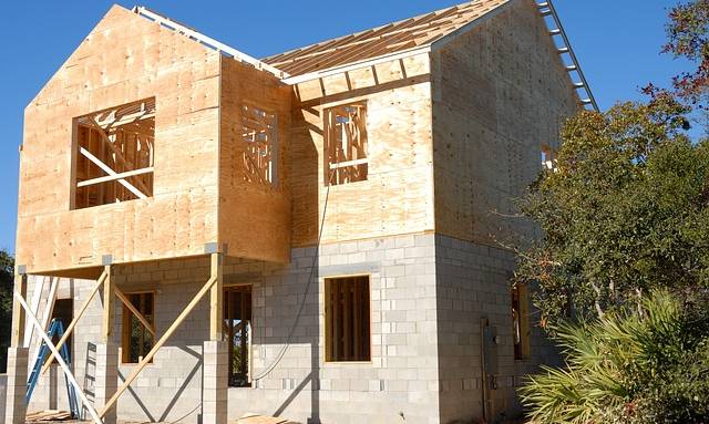 Créer une extension en bois sur pilotis