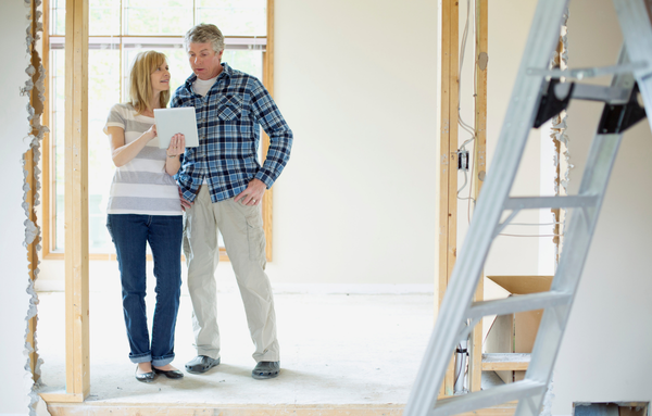 Vieillir chez soi : quels travaux prévoir pour adapter sa maison et à quel moment ?