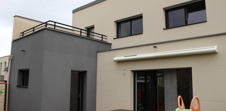 Surélévation d'une maison contemporaine 