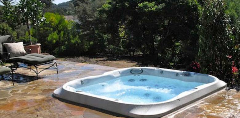 Très bel exemple d'un spa enterré