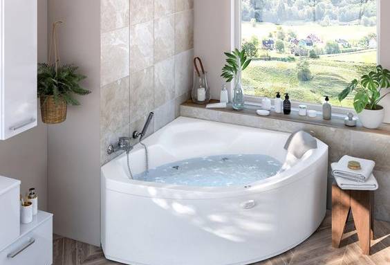 Salle de bain avec jacuzzi d'angle - Hyères 83