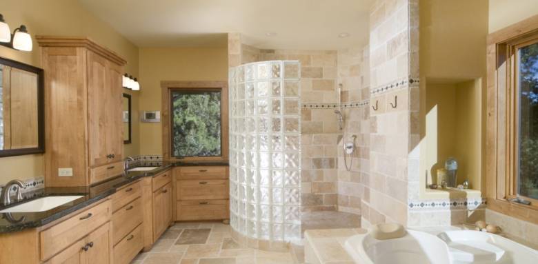 Quels matériaux pour moderniser une douche à l'italienne ?