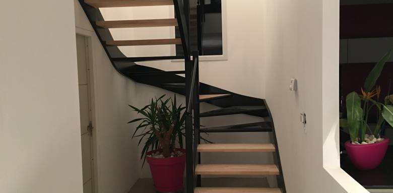 Escalier ouvert au1/4 tournant métal et bois