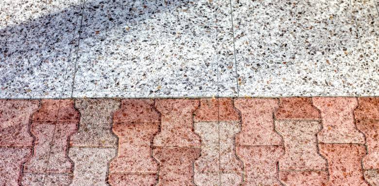 mix and match : Deux couleurs pour cette terrasse en pierre