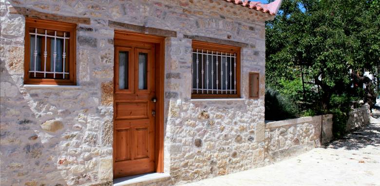 travaux d'isolation par l'extérieur sur une maison ancienne La Maison Des Travaux Ales
