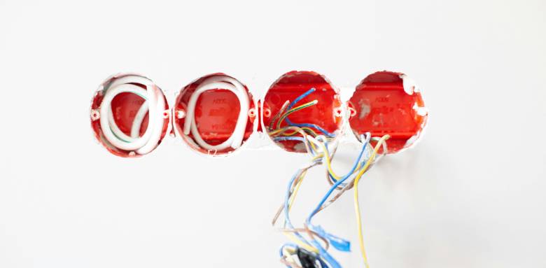Comment rénover l'installation électrique de son logement ?
