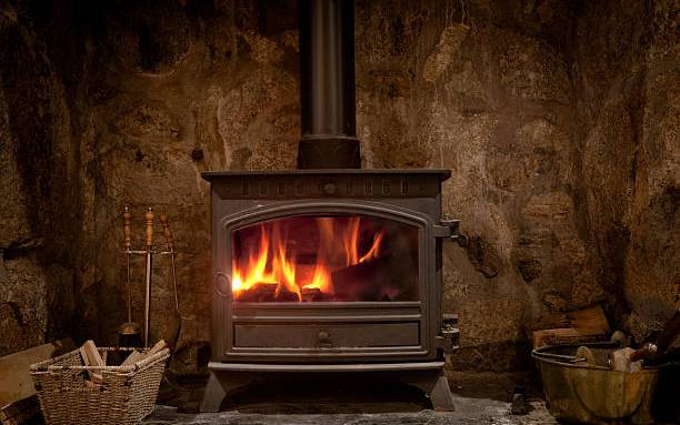 poêle à bois traditionnel en acier