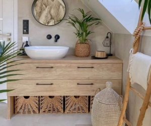 Salle de bain sous les toits, sous les combles