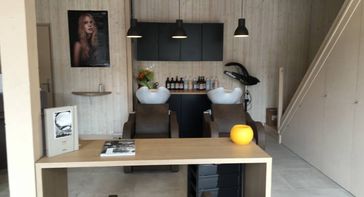 poste d'accueil salon de coiffure