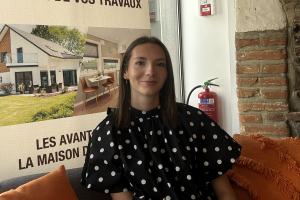 Justine découvre les métiers de la rénovation lors de son stage chez La Maison Des Travaux de Troyes