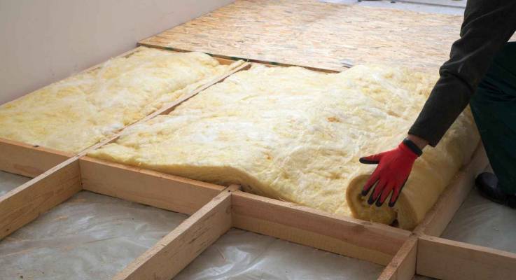 Isoler le sol de son agence a un impact direct sur ses dépenses de chauffage