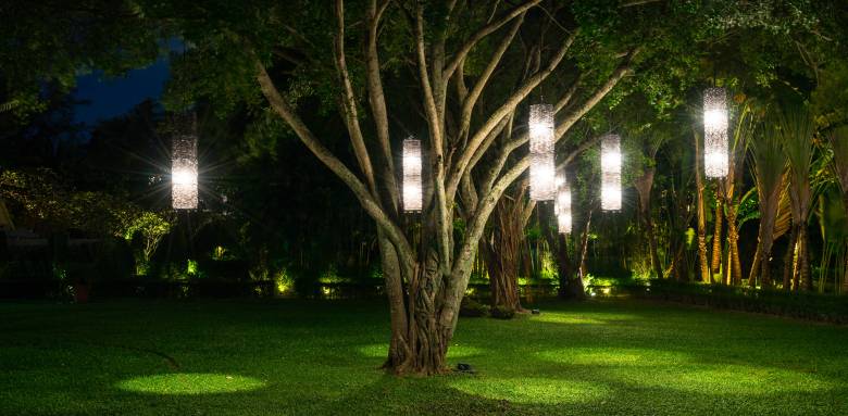 Eclairage extérieur de jardin avec suspension lumineuse - Nantes 44