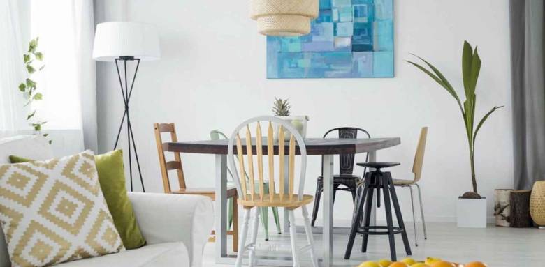Aménager une salle à manger dans un salon 