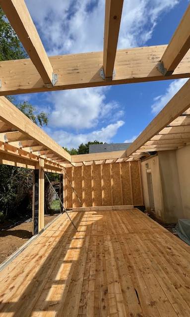 Charpente traditionnelle dans une extension pour accueillir un grand puits de lumière - Nantes (44)