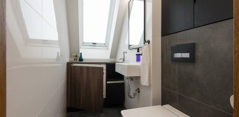 Agrandir visuellement une petite salle de bain à Deauville