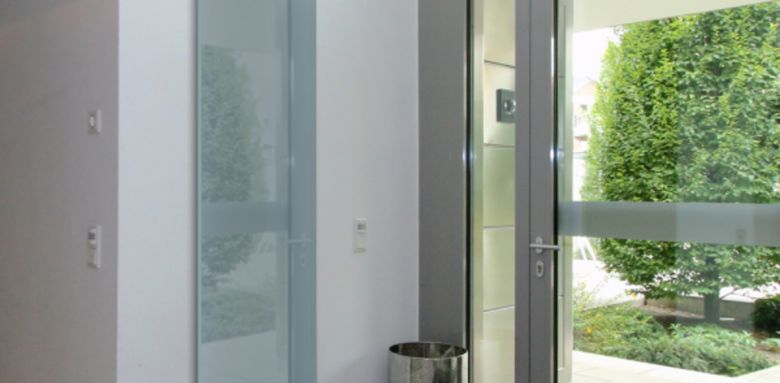 Radiateur électrique en verre trempé entrée couloir