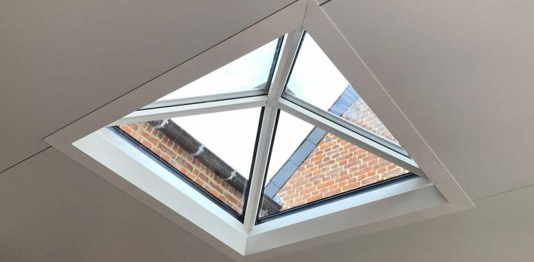 Puits de lumière hexafonal en toiture