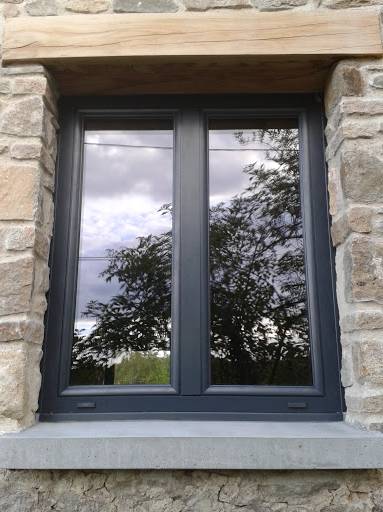 Fenêtre en profilé d'aluminium 