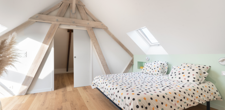 Aménager une Chambre sous les Combles : Tout ce qu’il Faut Savoir !