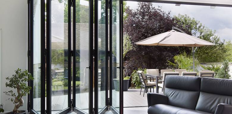 Baie repliable aluminium à 6 vantaux ouverture intérieure