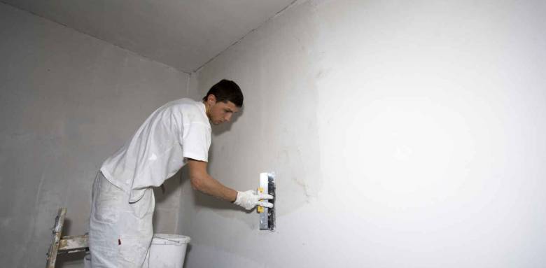 Plaques de plâtre idéales pour les murs irréguliers et passage de câbles à Arras (62) Pas de Calais
