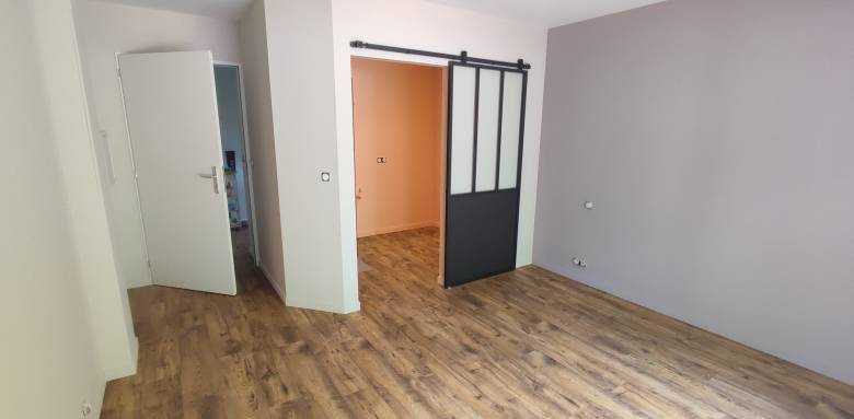 porte-verriere-coulissante-et-verriere-interieure-salon-sables-olonne.jpg