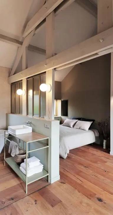 Chambre parentale avec salle de bain