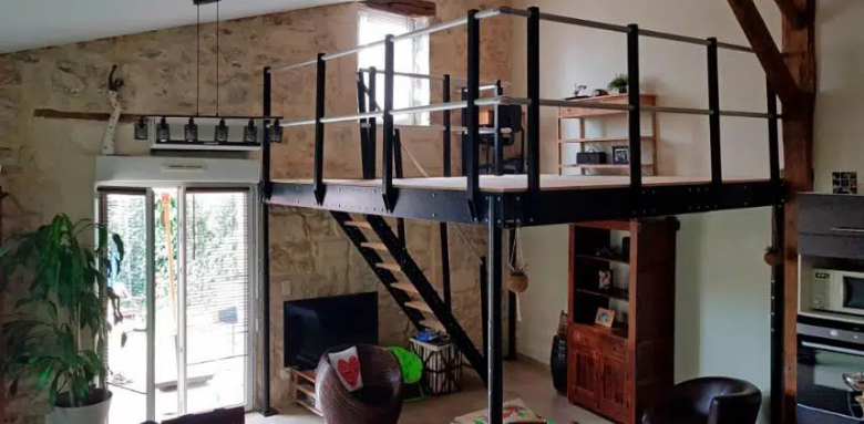 Installation d'une mezzanine sur pied en métal - Rochefort 17300