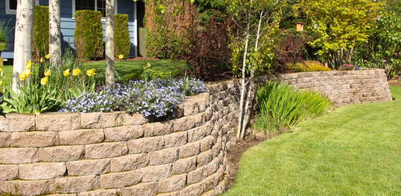 Mur de soutènement  jardinier 77, paysagiste 77, terrassement 77, aménagement paysager 77, terrasse 77, maçonnerie 77, étanchéité 77, étanchéiste 77