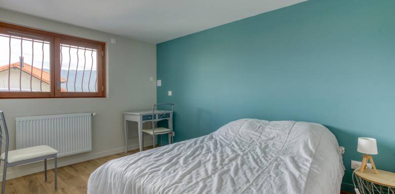 Une chambre en plus à la place du garage (A Barraux, 38530)