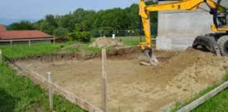Travaux de décaissement à la pelleteuse - Construction de maison