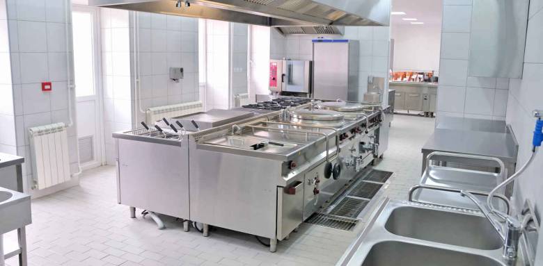 Rénovation d'une cuisine professionnelle dans un hôtel de séminaire Rhône Isère 